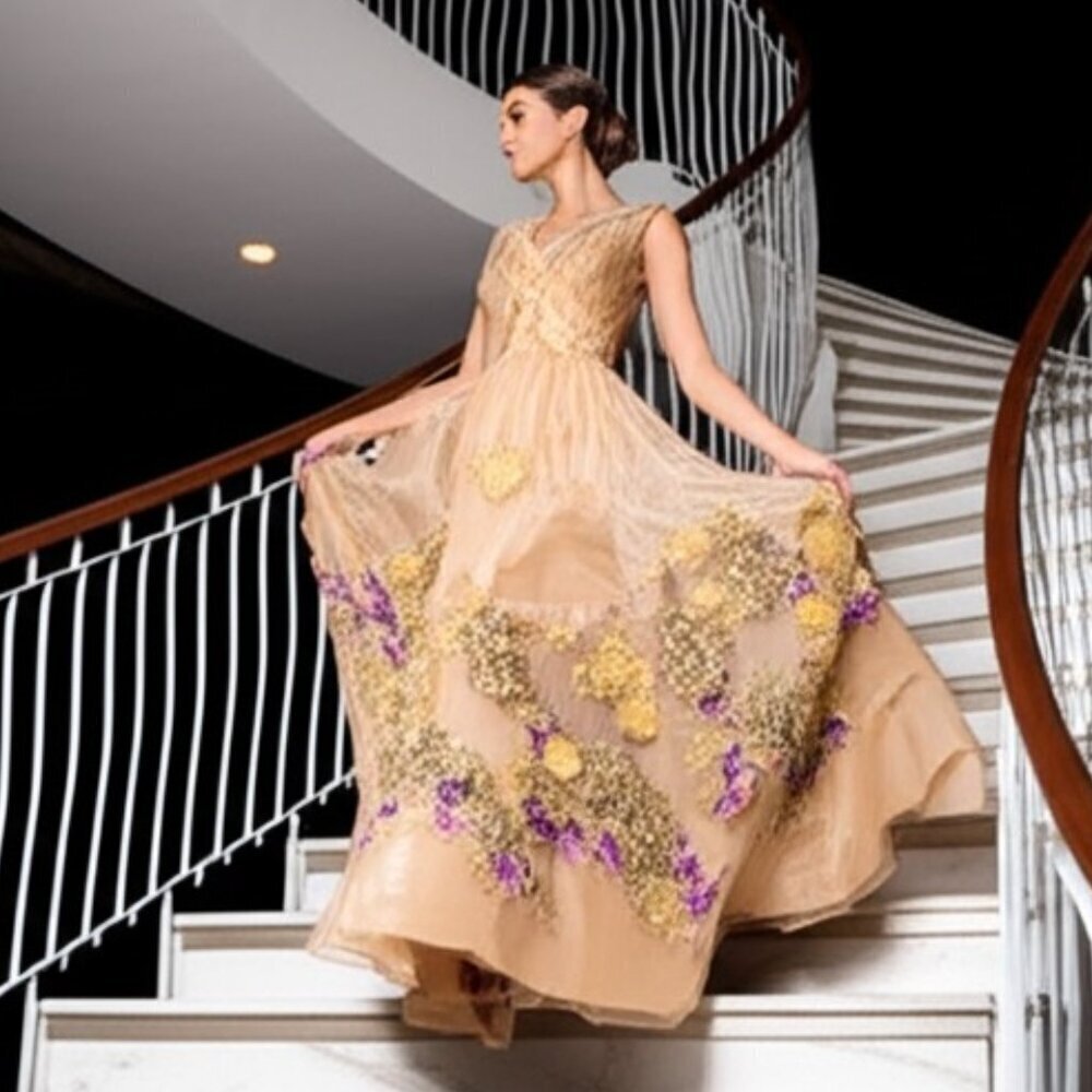 Mandalay Sleeveless Sequin Floral Embroidered Formal Gown Size 4